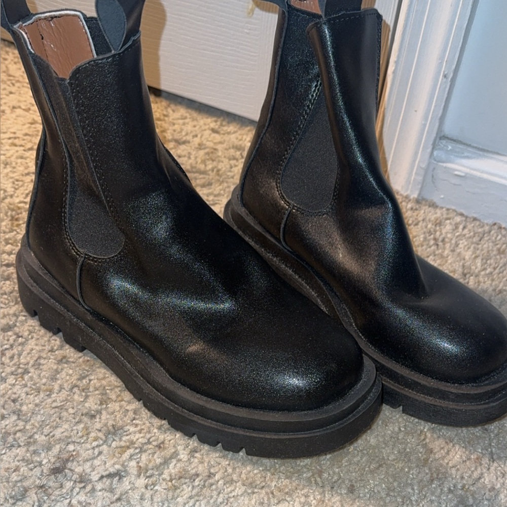 Black Boots
